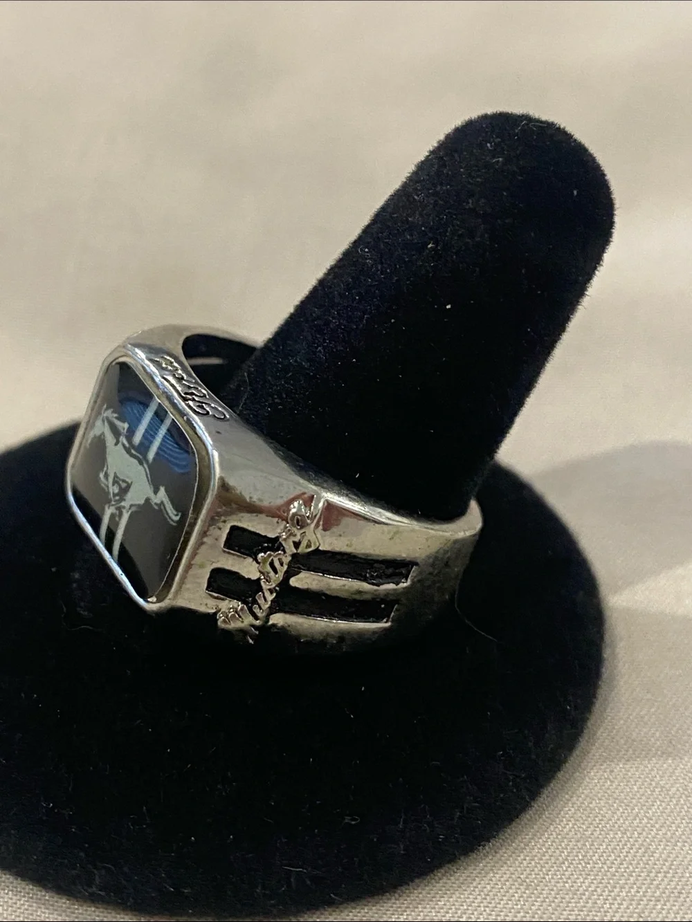 Men's Black Racing Mustang emblem Signet Ring. Size 13. Untamed American Spirit.